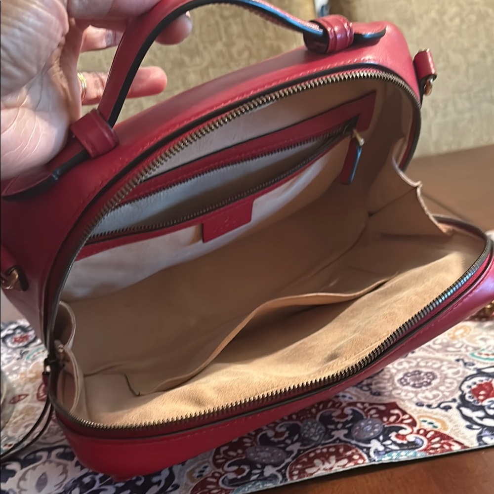 Gucci Red Crossbody Bag with Chevron Quilting - Picture 7 of 10